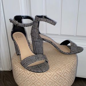 Gap Houndstooth Chunky Heel